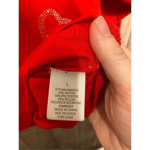 Madison + Hudson Large NWT red heart sweater pullover Valentines love - Picture 6 of 7